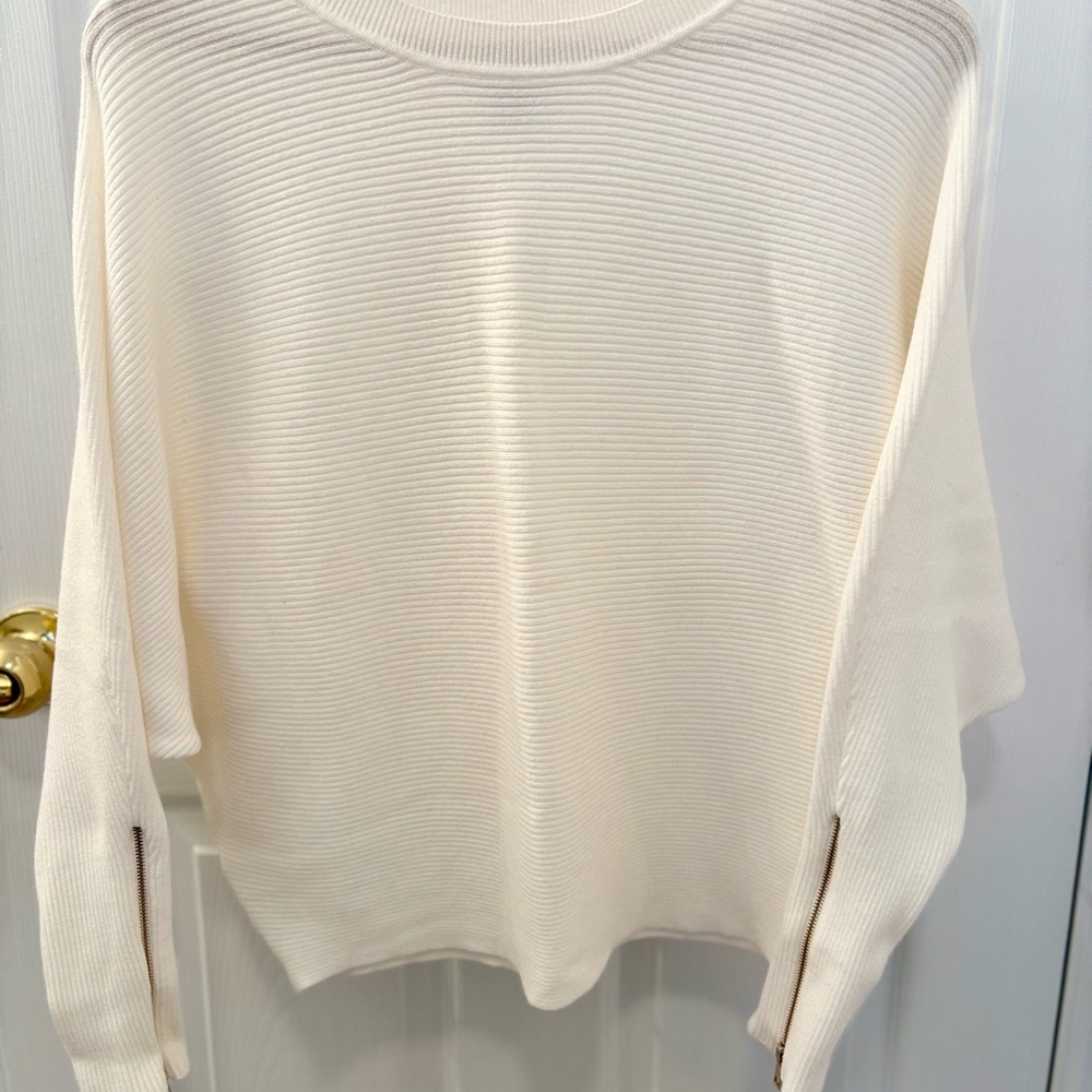 Carmen Marc Valvo Ivory Cream Women's Dolman Zipper Sleeve Sweater. Medium - Picture 7 of 8